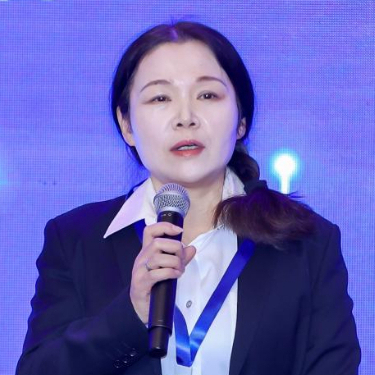 安徽省阜南縣人民法院黨組成員、副院長(cháng)、四級高級法官胡春燕