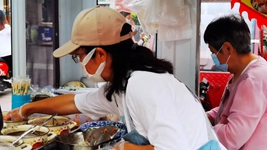 這碗街邊涼皮，藏著(zhù)你我不知道的酸和甜……