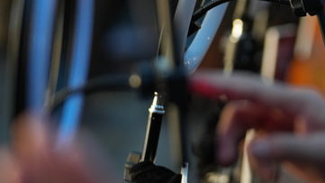 “持證上崗”新規落地，規范專(zhuān)業(yè)類(lèi)網(wǎng)絡(luò )直播