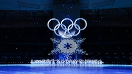 非凡十年看優(yōu)勢丨冰雪盛會(huì )，書(shū)寫(xiě)下精彩的中國答卷