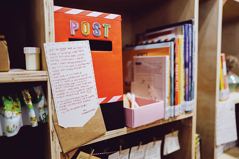 在新加坡租一格書(shū)架