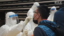 有他們，上海平靜中透著(zhù)力量