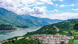 堅定不移走高質(zhì)量發(fā)展之路——新時(shí)代中國經(jīng)濟建設述評