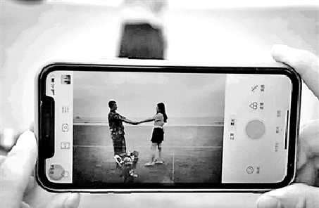 愛(ài)，是一個(gè)個(gè)無(wú)可替代日子的積累——軍戀不易，唯你美好