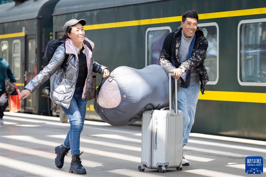 #（鏡觀(guān)中國·新華社國內新聞?wù)掌恢芫x）（7）2023年春運，收官！
