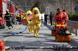 陜西漢中舉行?；返缆方煌ㄊ鹿蕬本仍菥? /></a></p>
<p class=