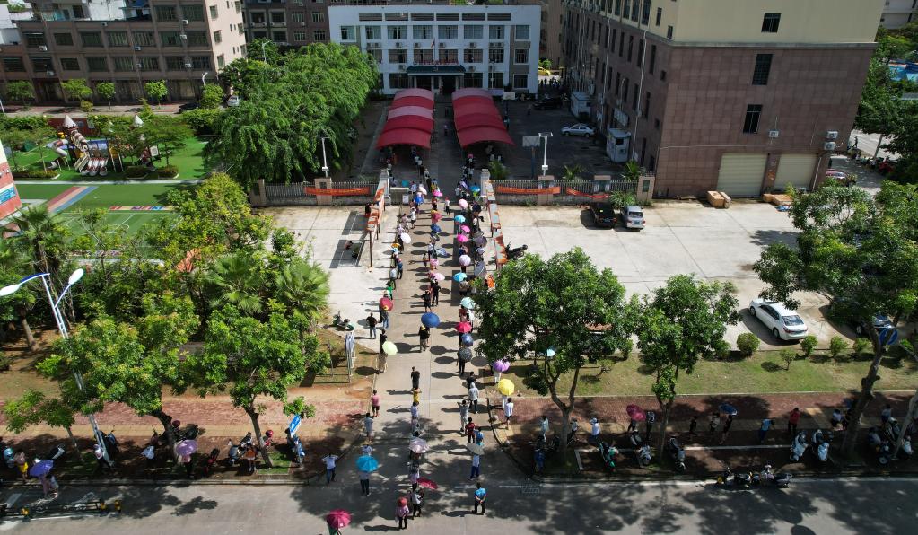 新華全媒＋丨海南加強重點(diǎn)市縣核酸檢測工作