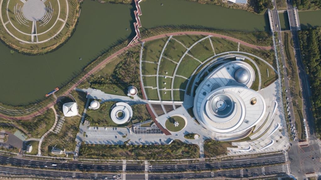 中國（上海）自由貿易試驗區臨港新片區迎來(lái)掛牌三周年