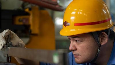 鐵路“接骨師”羅宇航:焊花朵朵鑄匠心