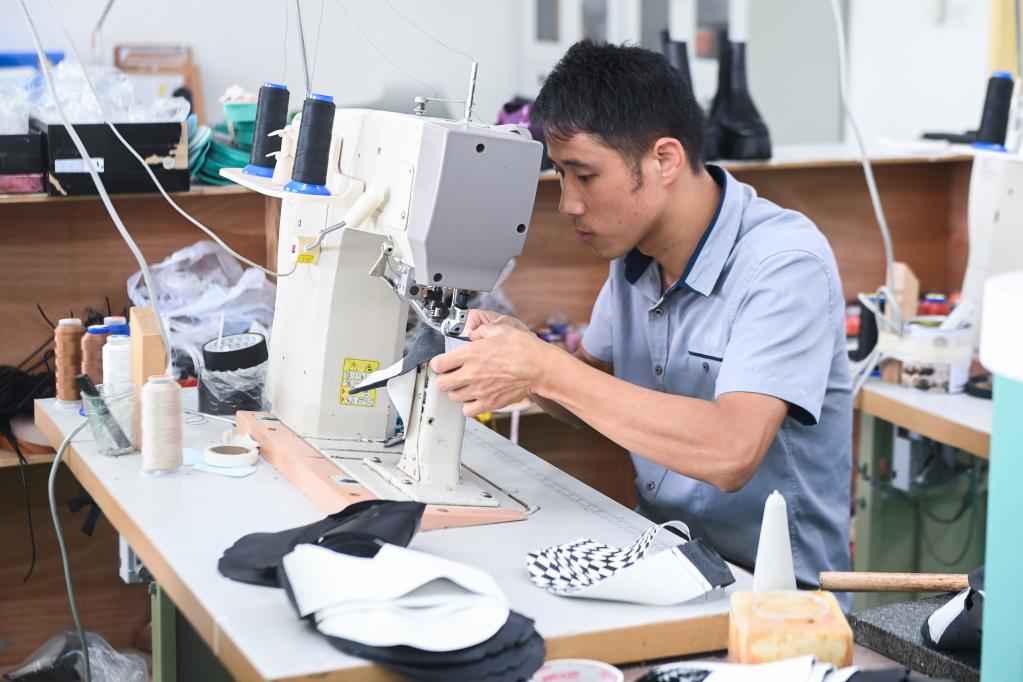 傳統鞋企轉型升級“老樹(shù)發(fā)新芽”