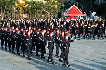 澳門(mén)舉行升旗儀式慶?；貧w祖國23周年