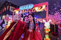 秦淮燈會(huì )璀璨夜