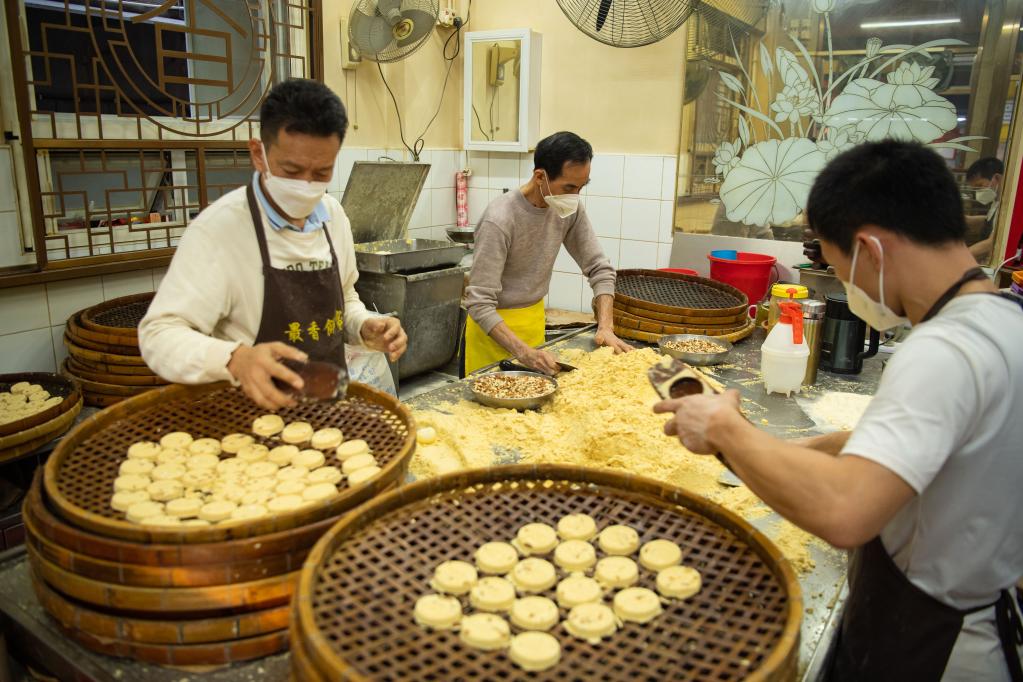 新春新景新氣象——澳門(mén)迎春節即景