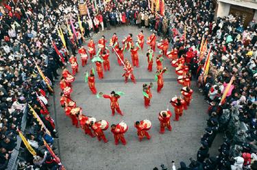 新華全媒+｜千年廟會(huì ) 社火鬧春
