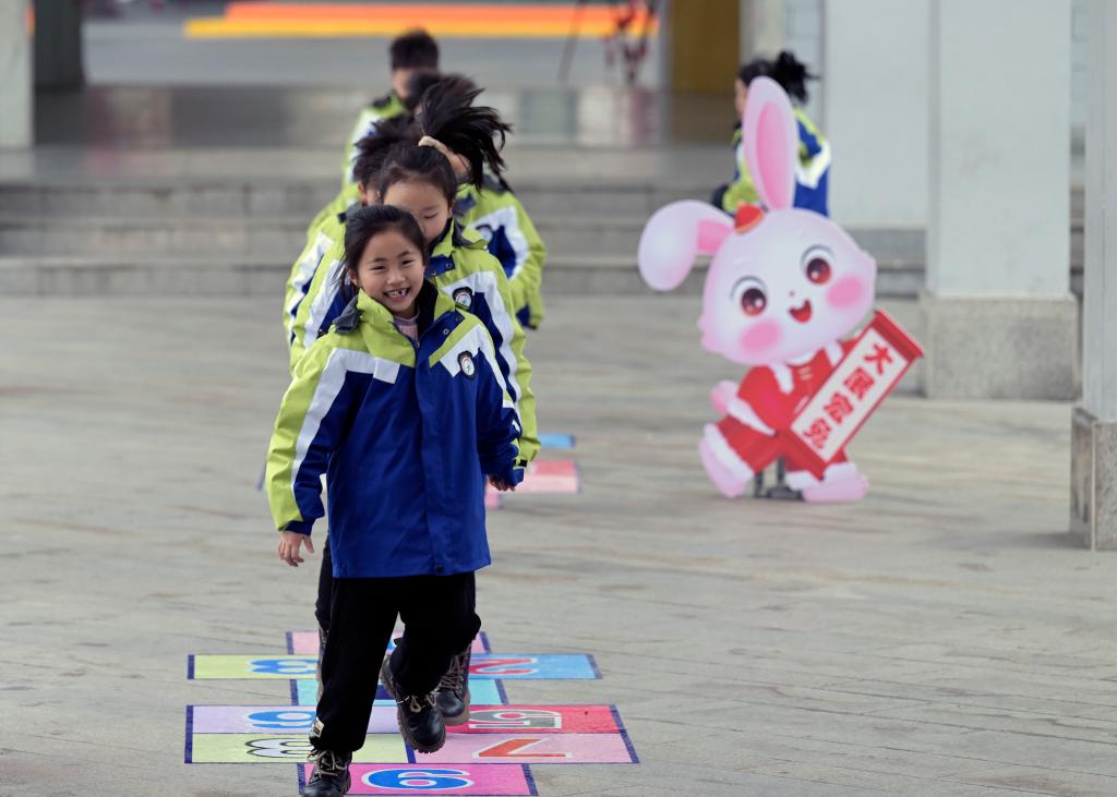 新華全媒+丨新學(xué)期，看我“動(dòng)如脫兔”！