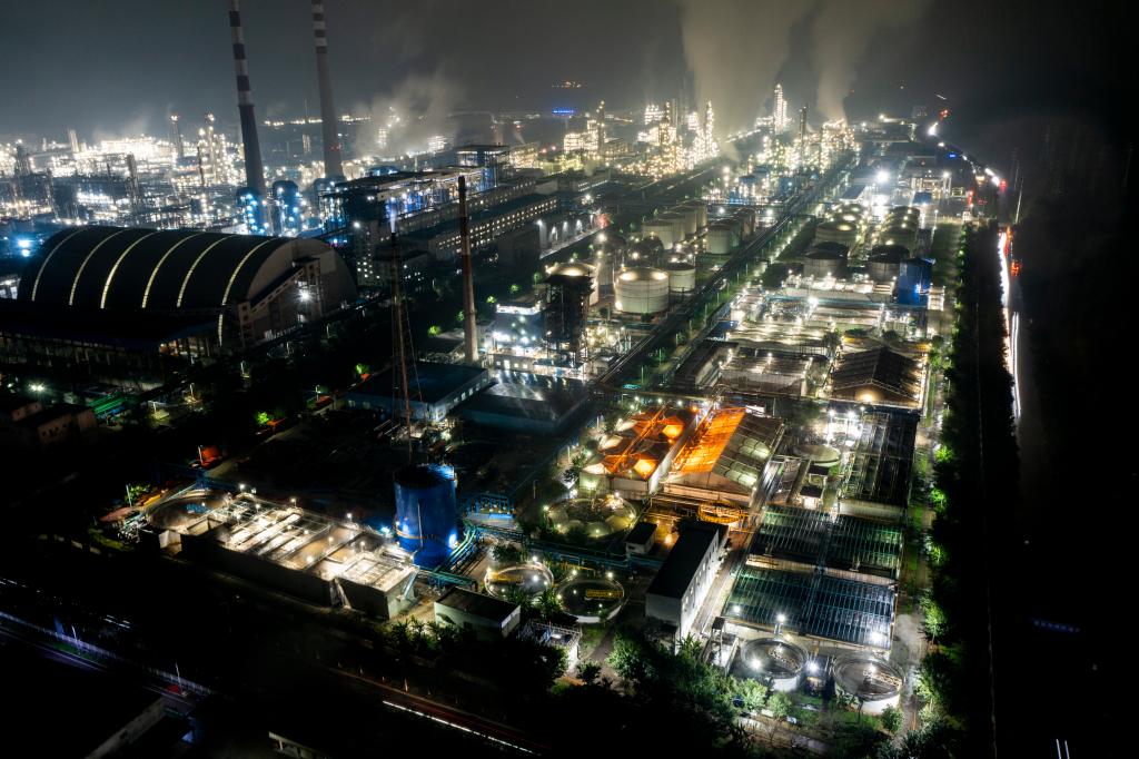 強信心·開(kāi)新局丨重慶三峽庫區：新材料產(chǎn)業(yè)助力老工業(yè)基地發(fā)展新賽道