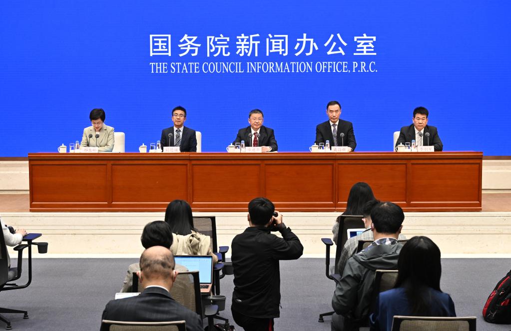 新華全媒+丨國新辦舉行“權威部門(mén)話(huà)開(kāi)局”系列主題新聞發(fā)布會(huì )介紹“全面落實(shí)黨的二十大精神 深入推進(jìn)能源高質(zhì)量發(fā)展”有關(guān)情況