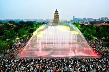 西安：泉隨樂(lè )舞迎客來(lái)