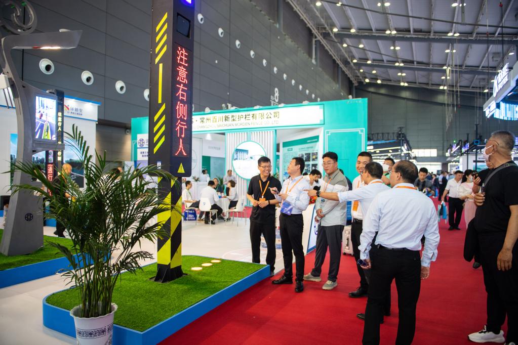 第十三屆中國道路交通安全產(chǎn)品博覽會(huì )在長(cháng)沙開(kāi)幕