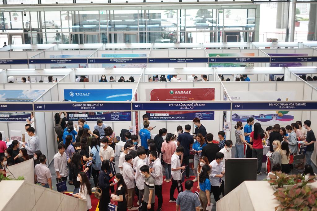通訊:“讓越南學(xué)生的中國留學(xué)夢(mèng)想觸手可及”——中國留學(xué)展凸顯越南青年中文求學(xué)熱