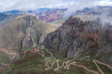 國道317線(xiàn)西藏段大美如畫(huà)