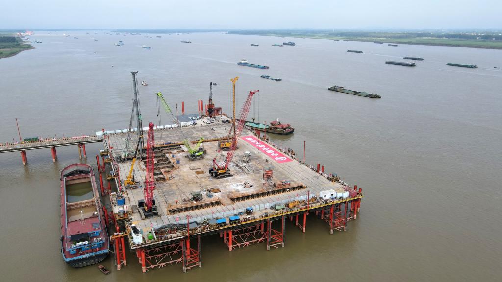 池州長(cháng)江公鐵大橋南岸主墩鉆孔樁施工完成