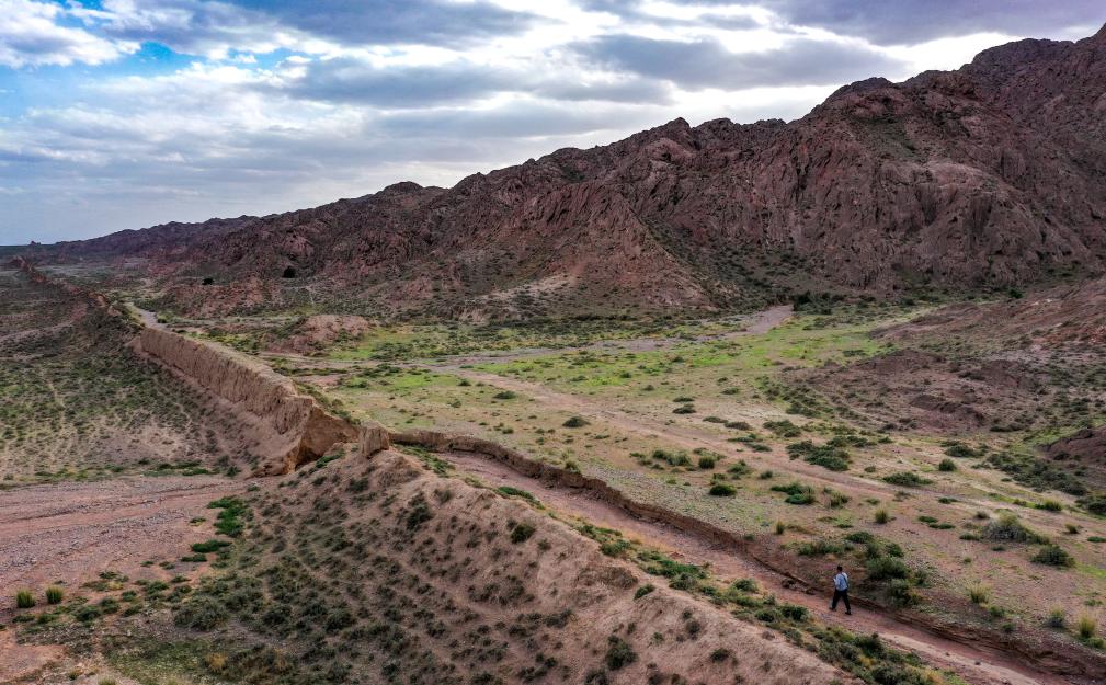 長(cháng)在長(cháng)城下 愿做護城人
