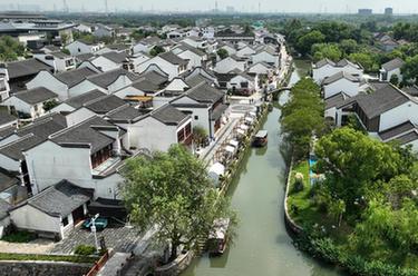 建設宜居宜業(yè)和美鄉村