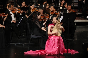 金鐘之星“一帶一路”民族音樂(lè )會(huì )在敦煌上演