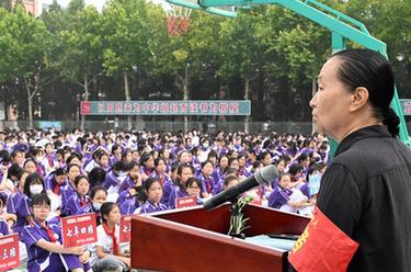 “同學(xué)，你好！”