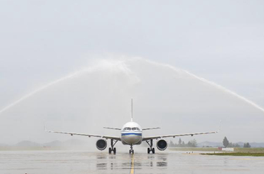 四川：閬中古城機場(chǎng)試飛成功