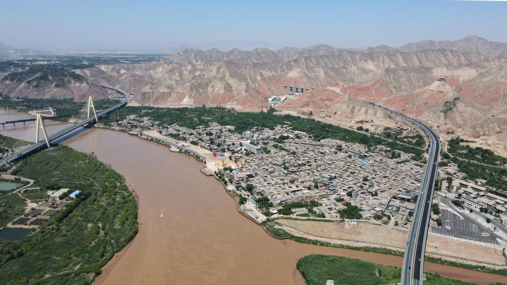 新華全媒+·新時(shí)代中國調研行·黃河篇丨天空之眼瞰祖國——古城古鎮古村見(jiàn)證黃河文化傳承