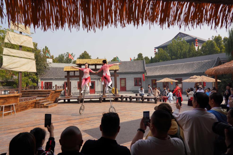 河北吳橋：賞“九月廟會(huì )” 享雜技盛宴