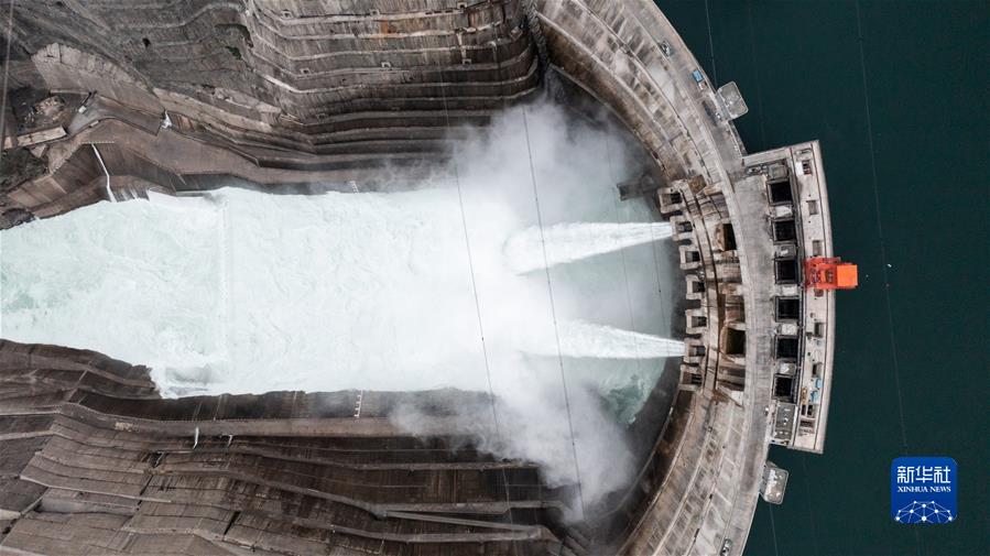 (圖文互動(dòng))(14)“中國經(jīng)濟發(fā)展前景一定會(huì )更加光明”——習近平總書(shū)記引領(lǐng)統籌推進(jìn)高質(zhì)量發(fā)展和高水平安全述評