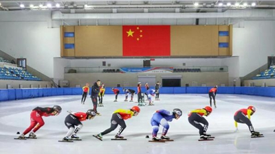 室外寒風(fēng)冷 室內“冰雪熱”