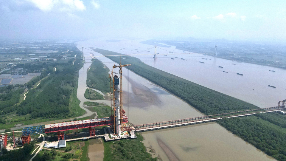 “穿越”勞動(dòng)一線(xiàn)看奮斗丨“云端工位”：助天塹變通途