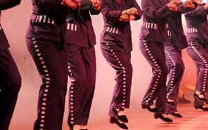 陜西女子監獄舉行元宵晚會(huì ) 大跳騎馬舞