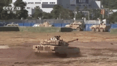 廣東珠海：第十三屆中國航展今天開(kāi)幕 記者帶您逛航展——走近“陸戰之王”