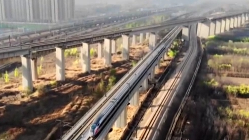 全國鐵路今起調圖 客車(chē)“一日一圖”