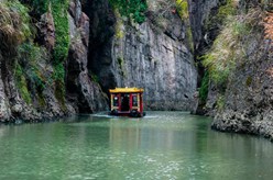 南京:斑斕“胭脂奇峽”